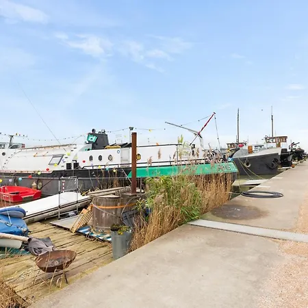 לינה וארוחת בוקר Houseboat אמסטרדם