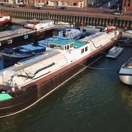 Houseboat Bed and Breakfast