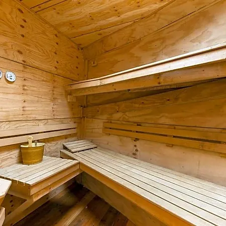 Houseboat Oda ve Kahvaltı 4*