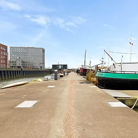 Oda ve Kahvaltı Houseboat Amsterdam