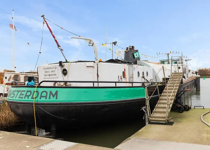 Houseboat Amsterdam
