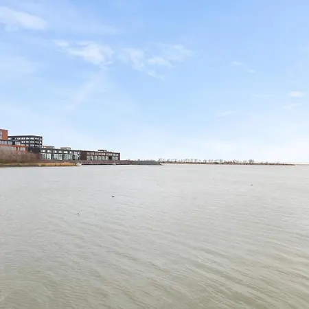 Houseboat Отель типа 